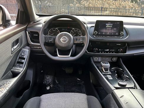 Used 2021 Nissan Rogue SV image 17