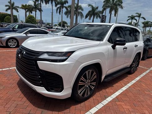 Used 2025 Lexus LX 700h Luxury w/ Appearance Package AWD/4WD image 4