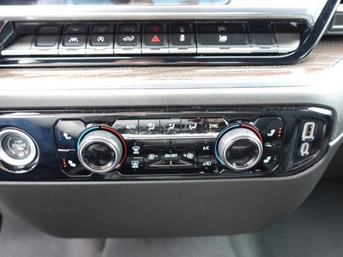 Used 2024 Chevrolet Silverado 1500 LT image 44