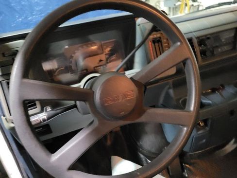 Used 1992 GMC Safari XT Cargo Van image 27