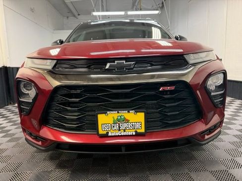 Used 2022 Chevrolet TrailBlazer RS w/ Sun and Liftgate Package FWD image 2