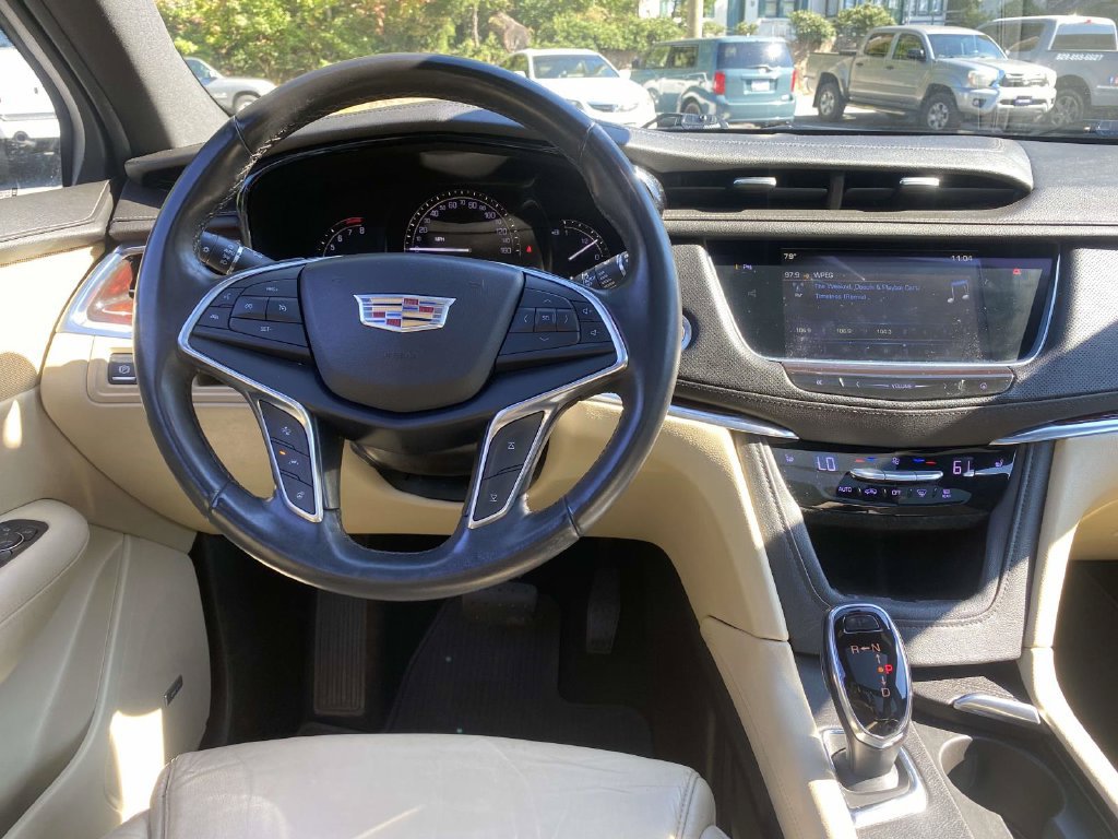 Used 2018 Cadillac XT5 Luxury w/ Driver Awareness Package FWD image 12