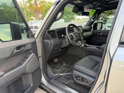 Used 2024 Lexus GX 550 w/ Cold Area Package image 16