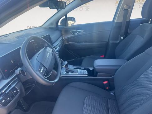 Used 2026 Kia Sportage LX FWD image 9