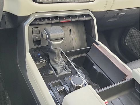 Used 2023 Toyota Sequoia Capstone image 18