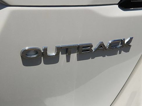 Certified 2025 Subaru Outback Premium AWD/4WD image 9