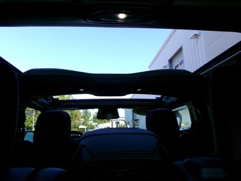 New 2026 Jeep Wrangler Unlimited Rubicon image 18