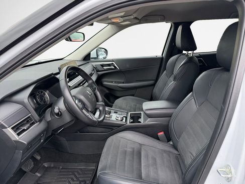 Used 2024 Mitsubishi Outlander SE AWD/4WD image 12