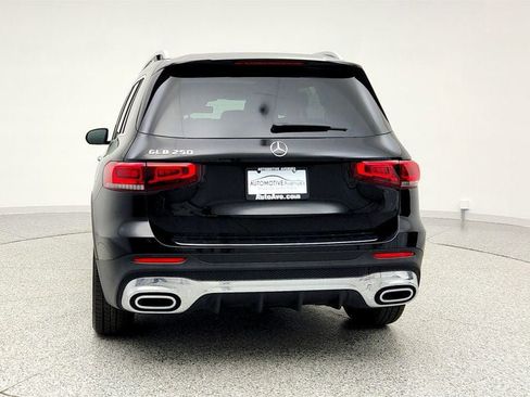 Used 2022 Mercedes-Benz GLB 250 GLB 250 SUV w/ AMG Line Packag image 6