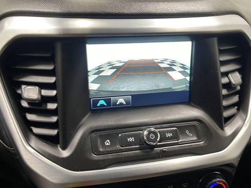 Used 2019 GMC Acadia SLE AWD/4WD image 9
