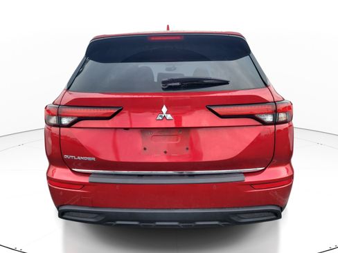 Used 2024 Mitsubishi Outlander ES FWD image 6