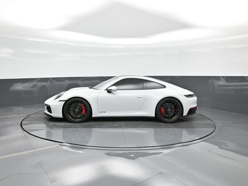 Certified 2022 Porsche 911 Carrera GTS image 2