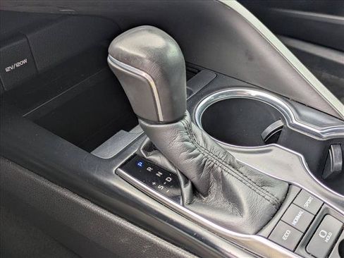 Used 2019 Toyota Camry XSE FWD image 12
