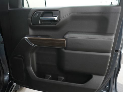 Used 2022 Chevrolet Silverado 1500 LT AWD/4WD image 12