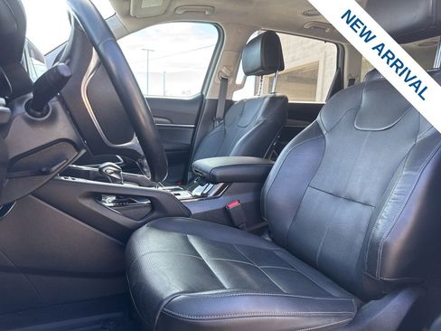 Used 2022 Kia Telluride EX w/ EX Premium Package image 17