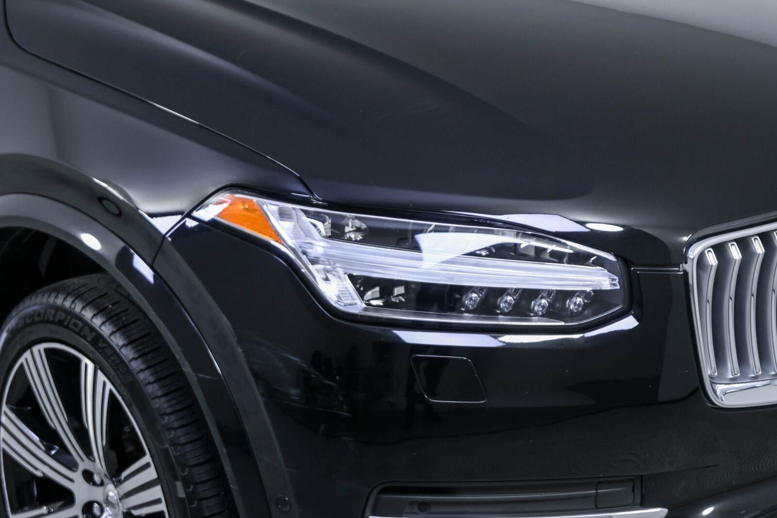 Certified 2024 Volvo XC90 B6 Ultimate w/ Protection Package AWD/4WD image 38
