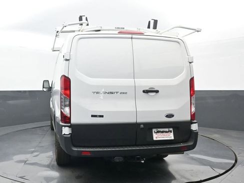 Used 2022 Ford Transit 250 Low Roof RWD image 4