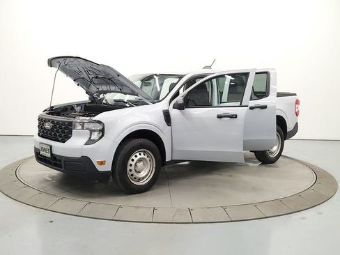 Used 2025 Ford Maverick XL w/ Equipment Group 102A image 11