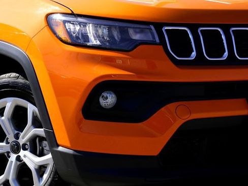 New 2026 Jeep Compass Latitude image 3