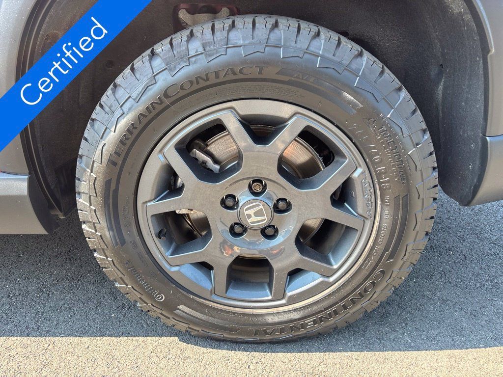 Used 2025 Honda Pilot TrailSport image 9