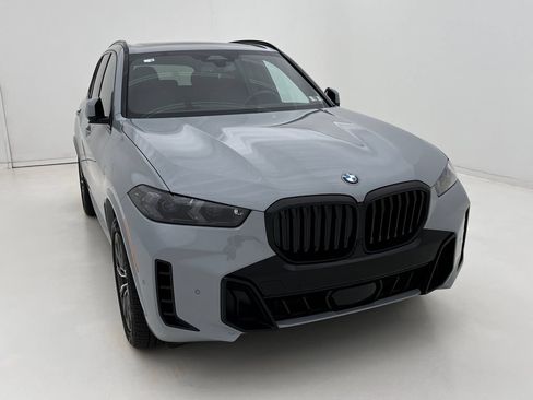 Used 2026 BMW X5 xDrive40i w/ M Sport Package AWD/4WD image 3