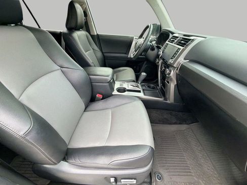 Used 2022 Toyota 4Runner SR5 Premium w/ Moonroof Package RWD image 8