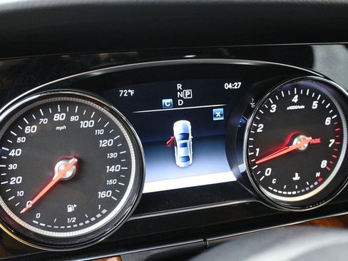 Used 2019 Mercedes-Benz E 300 4MATIC image 3