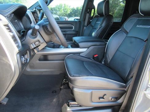 Certified 2026 RAM 3500 Laramie AWD/4WD image 19