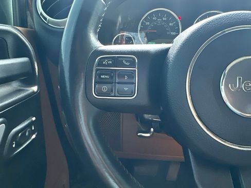 Used 2014 Jeep Wrangler Unlimited Sahara w/ Connectivity Group AWD/4WD image 37