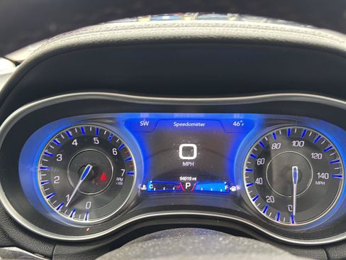 Used 2022 Chrysler 300 Touring L w/ Popular Equipment Group AWD/4WD image 5