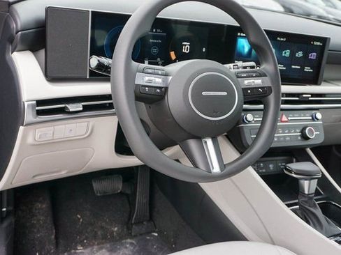 New 2026 Hyundai Tucson SE image 9