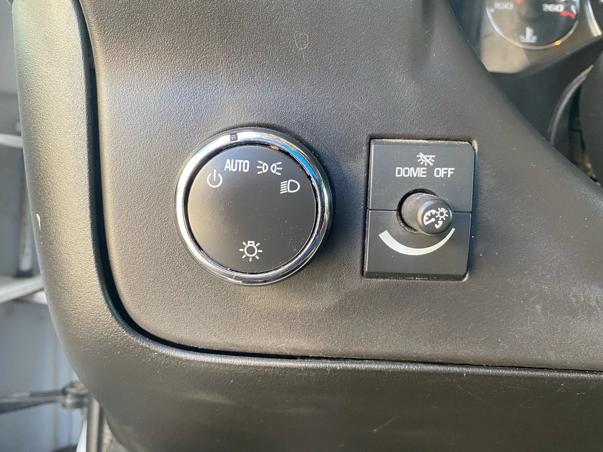 Used 2018 Chevrolet Express 3500 w/ Power Convenience Package RWD image 17