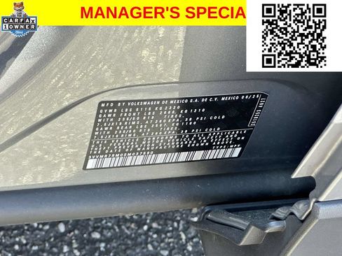 Used 2025 Volkswagen Tiguan SE w/ Panoramic Sunroof Package AWD/4WD image 18