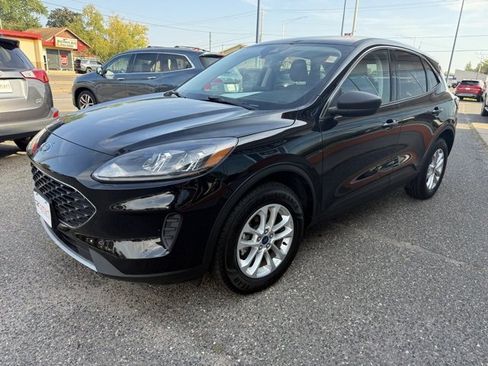 Used 2022 Ford Escape SE image 3