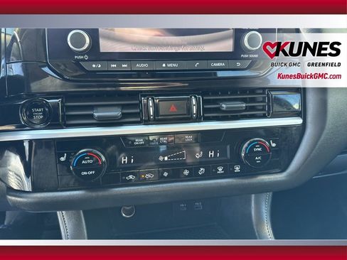 Used 2025 Nissan Pathfinder SV AWD/4WD image 27