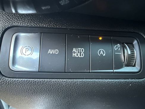 Used 2025 Chevrolet Equinox LT AWD/4WD image 25