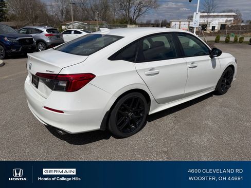 Used 2024 Honda Civic Sport image 2