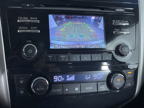 Used 2014 Nissan Altima 2.5 SV image 19