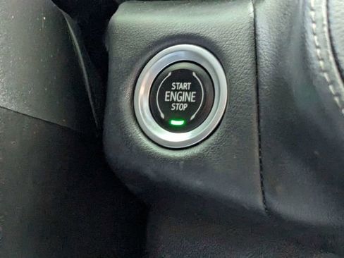 Used 2022 Chevrolet Suburban LT RWD image 29