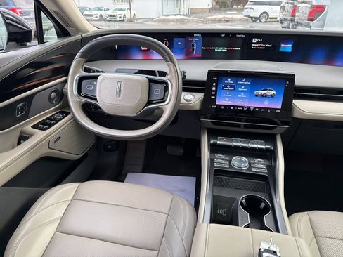 Used 2024 Lincoln Nautilus Premier w/ Equipment Group 102A image 8