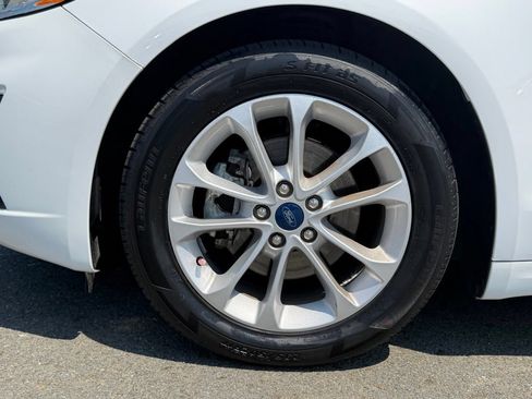 Used 2020 Ford Fusion SE FWD image 10