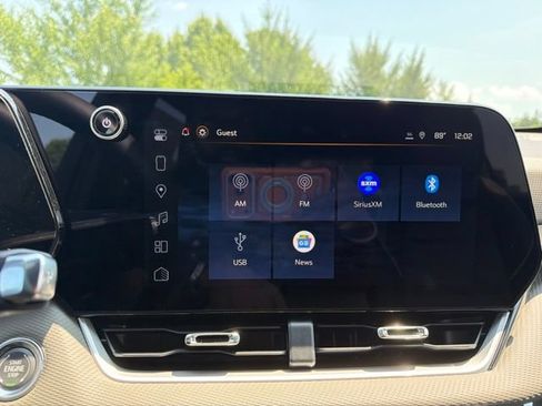 New 2026 Chevrolet Equinox LT w/ Convenience Package II AWD/4WD image 24