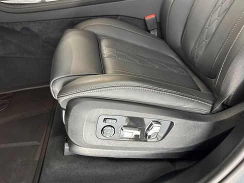 Used 2026 BMW X7 M60i AWD/4WD image 13