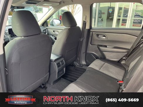 Used 2025 Nissan Rogue SV image 15