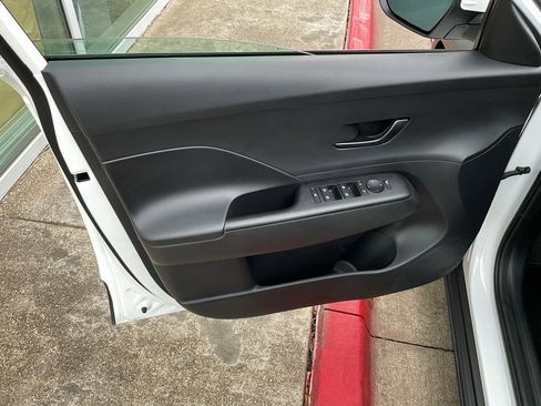 Used 2025 Hyundai Kona SEL image 14