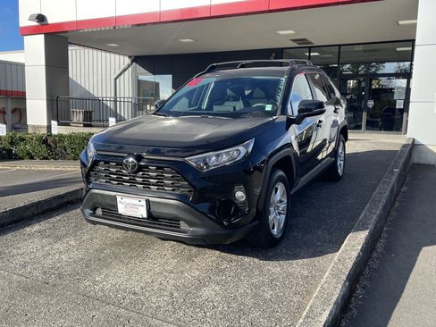 Certified 2021 Toyota RAV4 XLE w/ Convenience Package AWD/4WD image 3