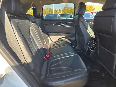 Certified 2022 Lincoln Nautilus AWD w/ Premium Package image 9