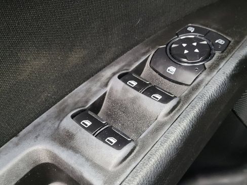 Used 2018 Ford Fusion SE w/ Fusion SE Technology Package image 27