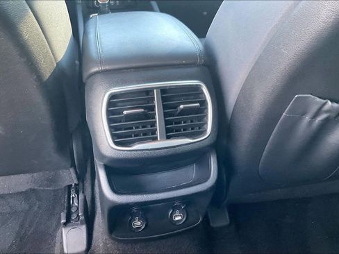 Used 2019 Hyundai Santa Fe SEL image 32