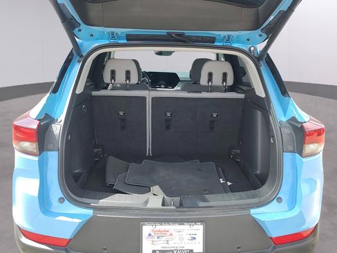 Used 2024 Chevrolet TrailBlazer LT w/ Convenience Package FWD image 9